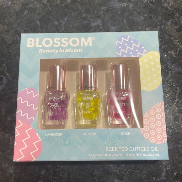 Brands New Blossom Beauty in Bloom Scented Cuticle Oil - Picture 1 of 4